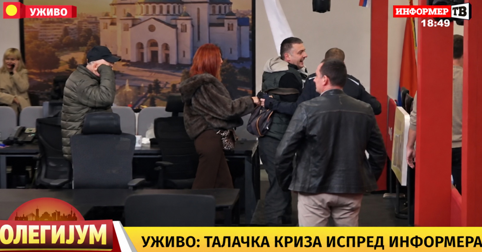 VIDEO Građani ušli u redakciju Vučičevog medija