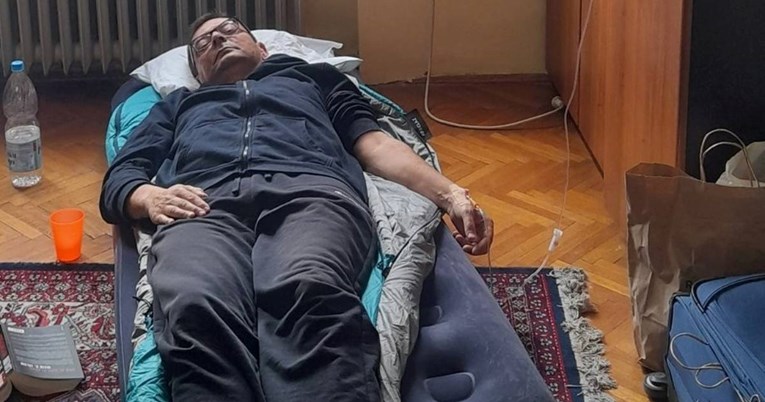 Dvoje srpskih zastupnika koji danima štrajkaju glađu završilo u bolnici 