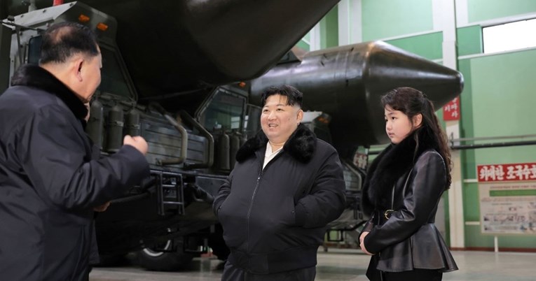 Južna Koreja: Sjeverna Koreja izrađuje oružje za Rusiju. Tvornice rade punom parom