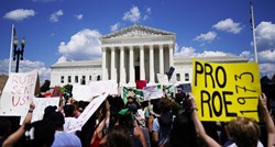 Abortus zabranjen u više država SAD-a. Novi veliki prosvjedi, kaos u Mississippiju