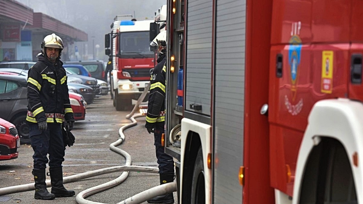 Velik požar kod Zaprešića, zapalilo se skladište