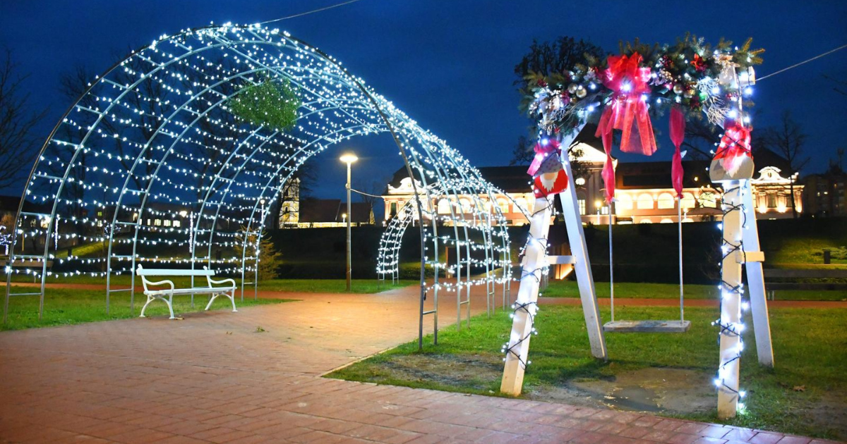 FOTO Pogledajte kako je Virovitica ukrašena za Advent