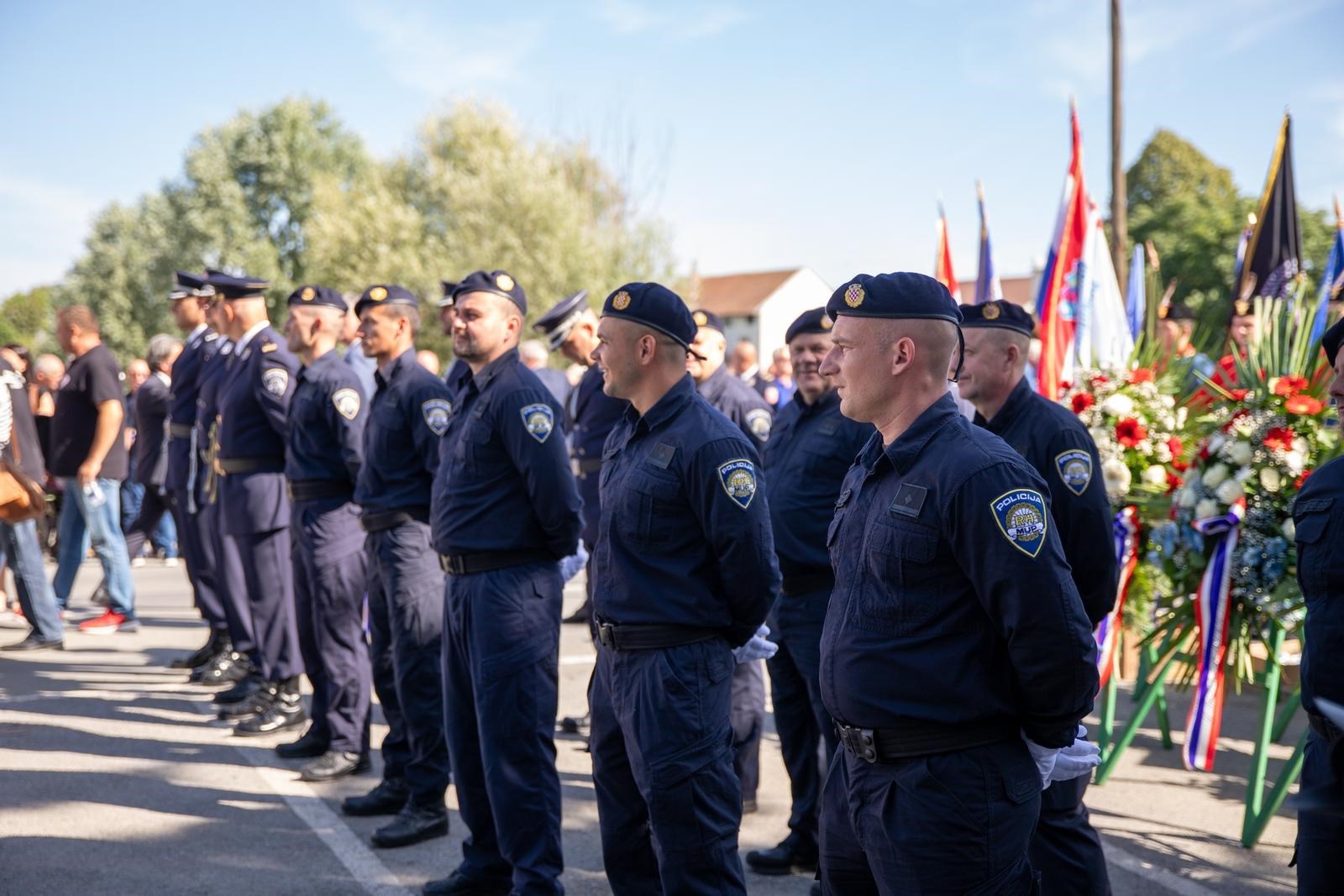 Obilježena 32. godišnjica smrti 32 policajca u Dalju. Ubijeni su u napadu na postaju