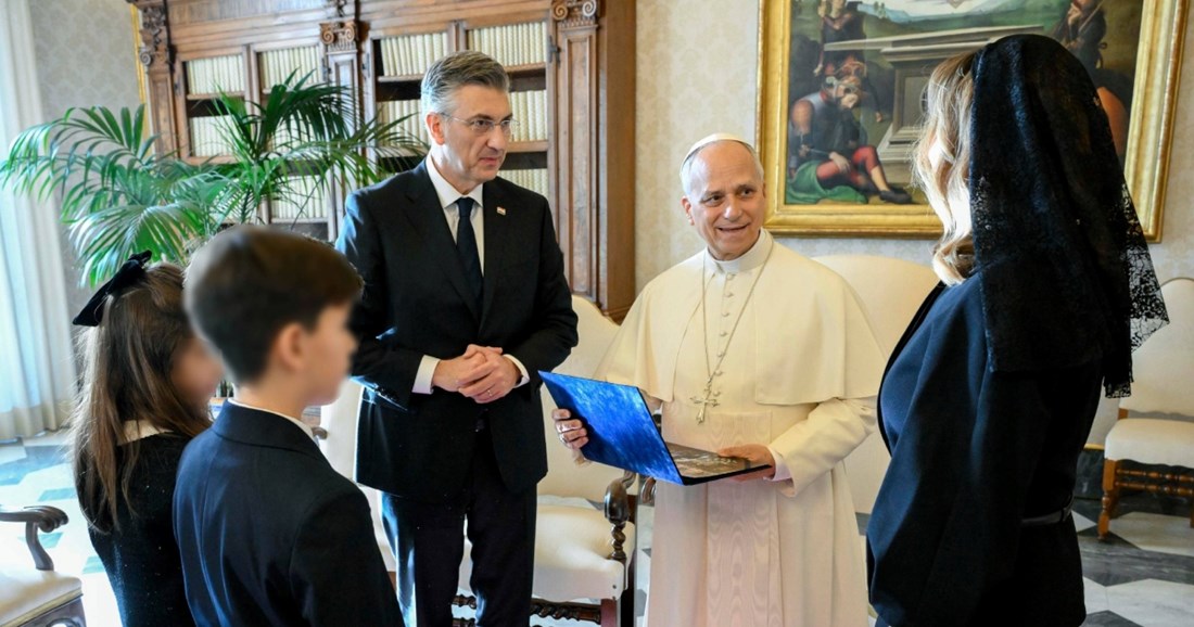 Ana Maslać Plenković pred Papom se pojavila u profinjenoj crnoj haljini