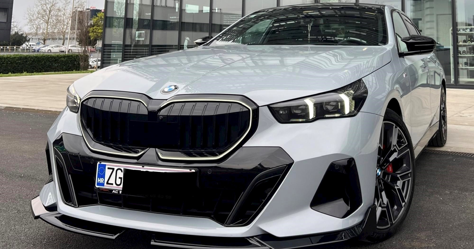 Najbolji auto oglasi: BMW 520d M Performance s vrhunskom opremom