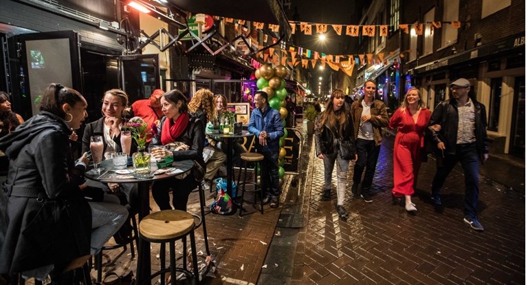 Nizozemski premijer se ispričao zbog otvaranja klubova i barova
