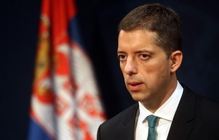 Tko je novi srpski ministar vanjskih poslova? Vučićev potrčko i prvi pljesak Srbije