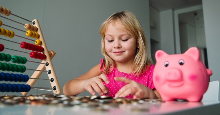 Kad je pravo vrijeme za učenje djece o vrijednosti novca? Evo što kažu stručnjaci