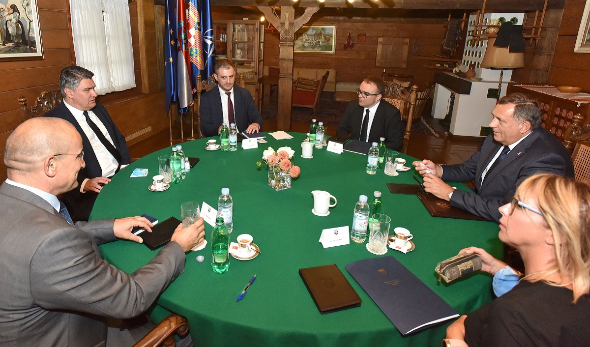 Komšić Milanovića usporedio s Lukašenkom zbog susreta s Dodikom