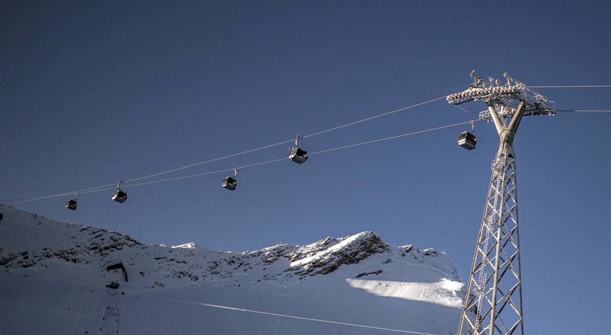 Austrijska vlada ne preporučuje putovanja u Tirol zbog mutirajućeg soja