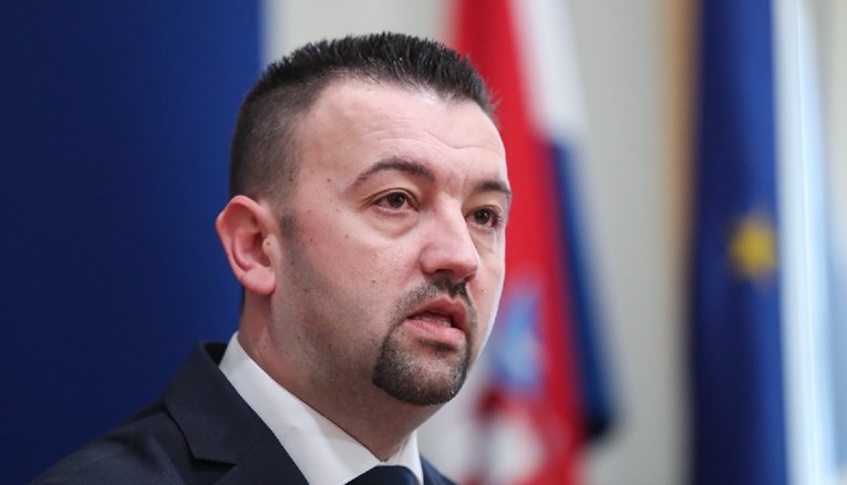 Pavliček: Na izbore nije bilo bitno zdravlje nacije, nego da dođu birači iz Srbije