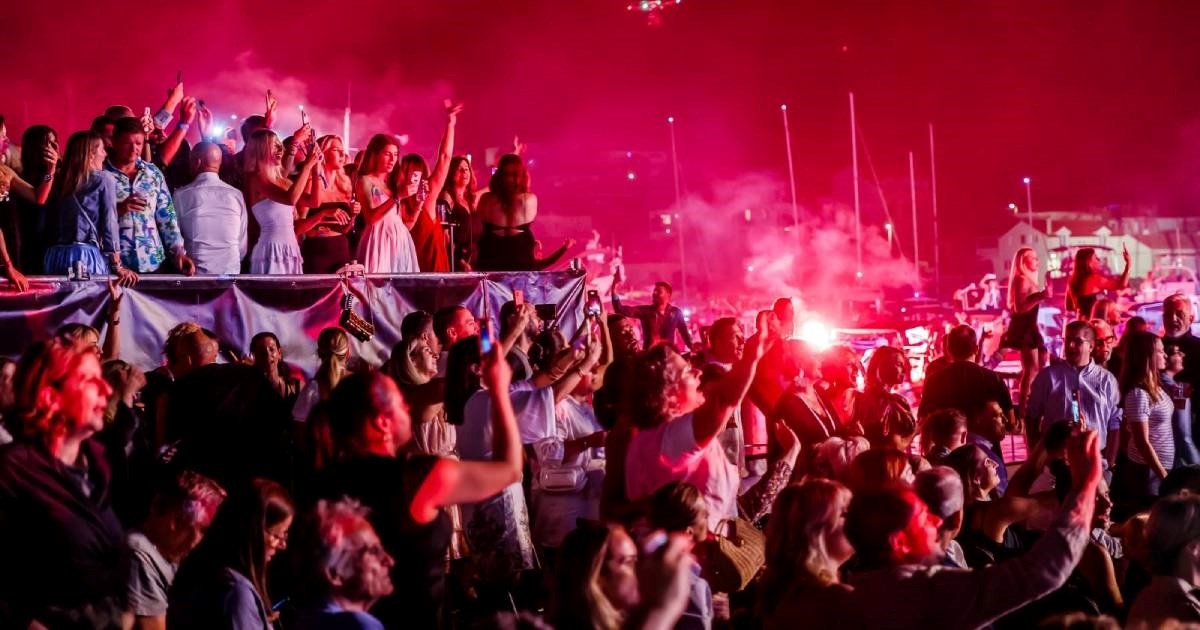 Komentari nakon koncerta u Veloj Luci: "Gdje su našli ove izvođače?"