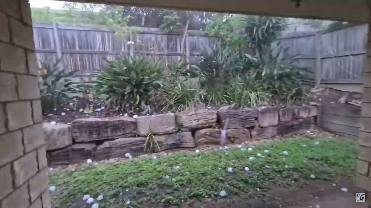 U Australiji padala tuča veličine grejpa