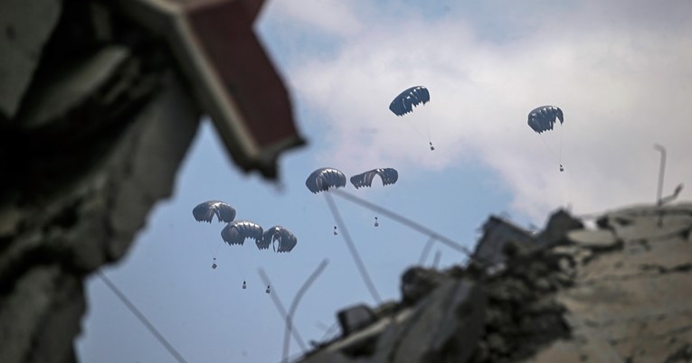 Član Netanyahuove stranke: Zračni paketi humanitarne pomoći u Gazi sadrže streljivo