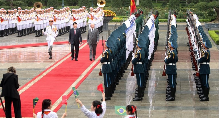 Brazilski i vijetnamski predsjednici dogovarali velike poslove s avionima i govedinom