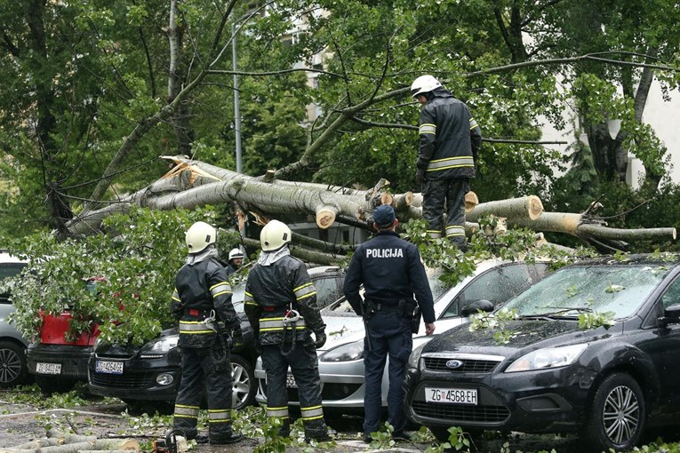 Novi udari vjetra u Zagrebu, dosad 700 intervencija i 5 ozlijeđenih