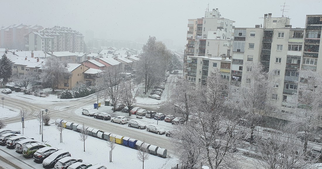Snijeg pada posvuda, čitatelji nam šalju slike iz Zagreba, Varaždina, Karlovca...