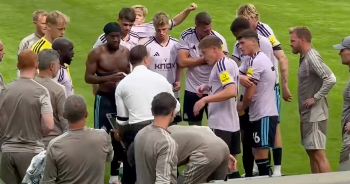 VIDEO Igrači Newcastlea se morali presvući usred prijateljske utakmice. Evo zašto