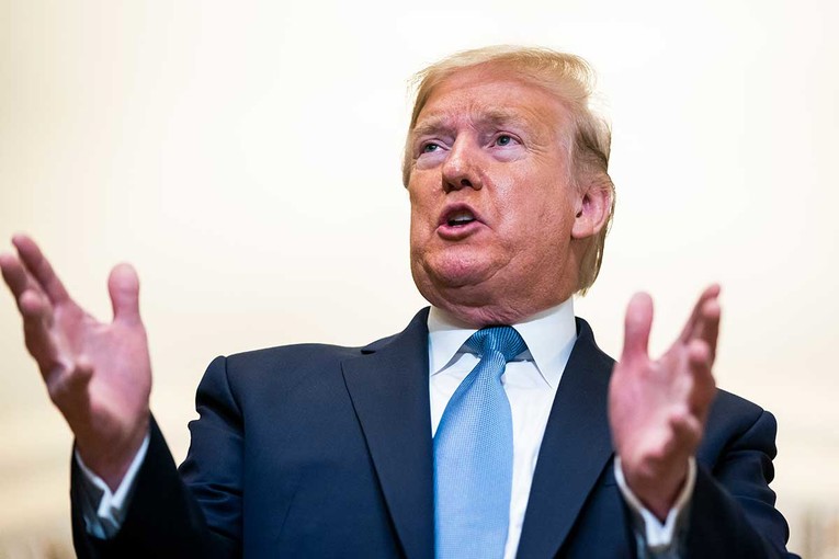 Trump zbog koronavirusa razmišlja o smanjenju poreza na plaću