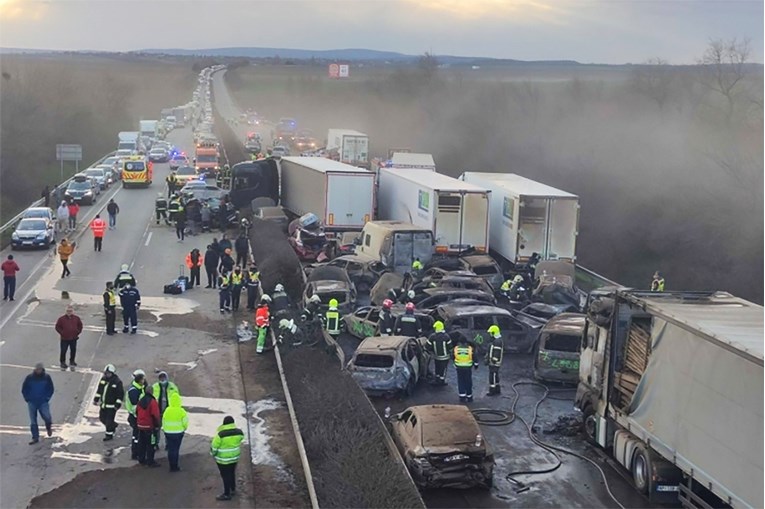 FOTO Lančani sudar 5 kamiona i 37 auta kod Budimpešte, deseci ozlijeđenih
