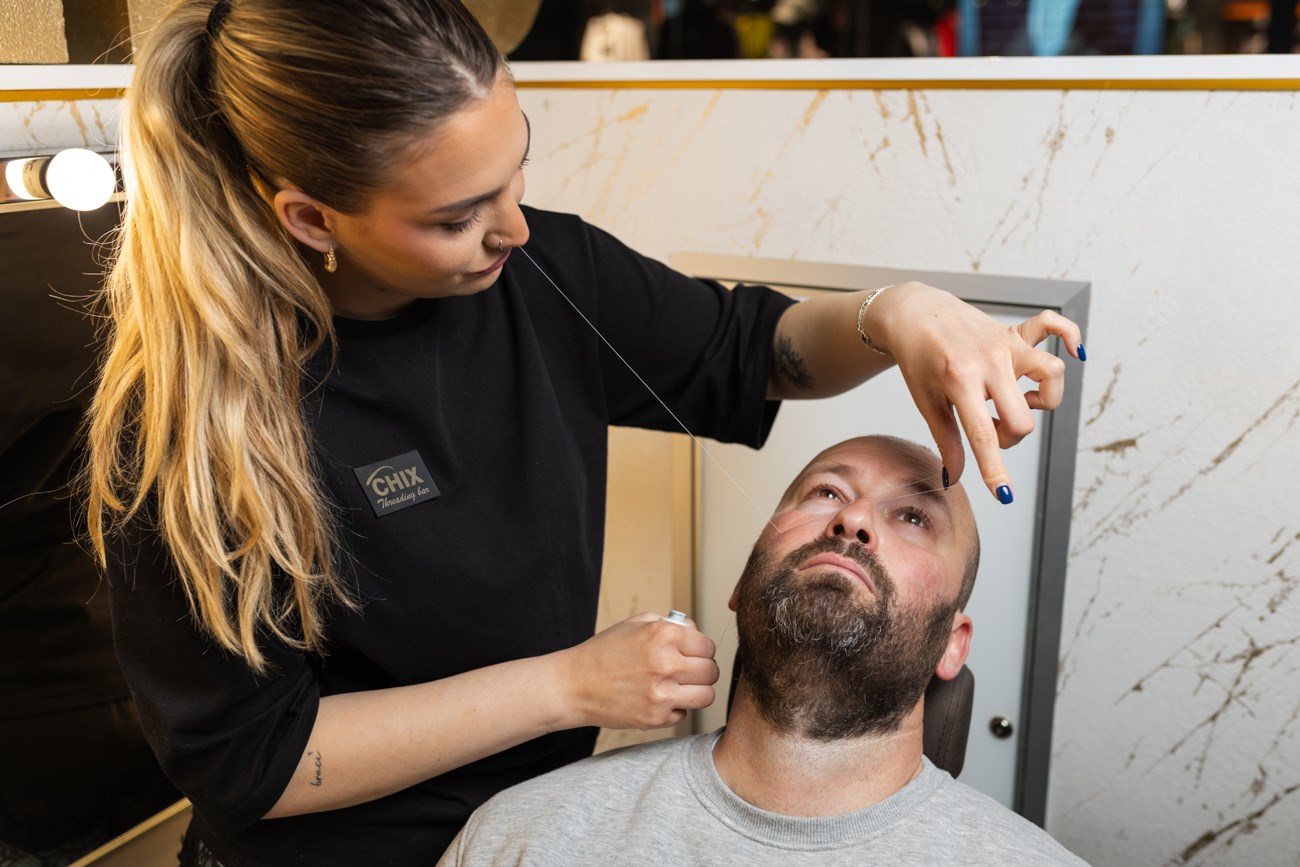 Zaboravite britvu. Je li vrijeme da bradu sredite koncem?