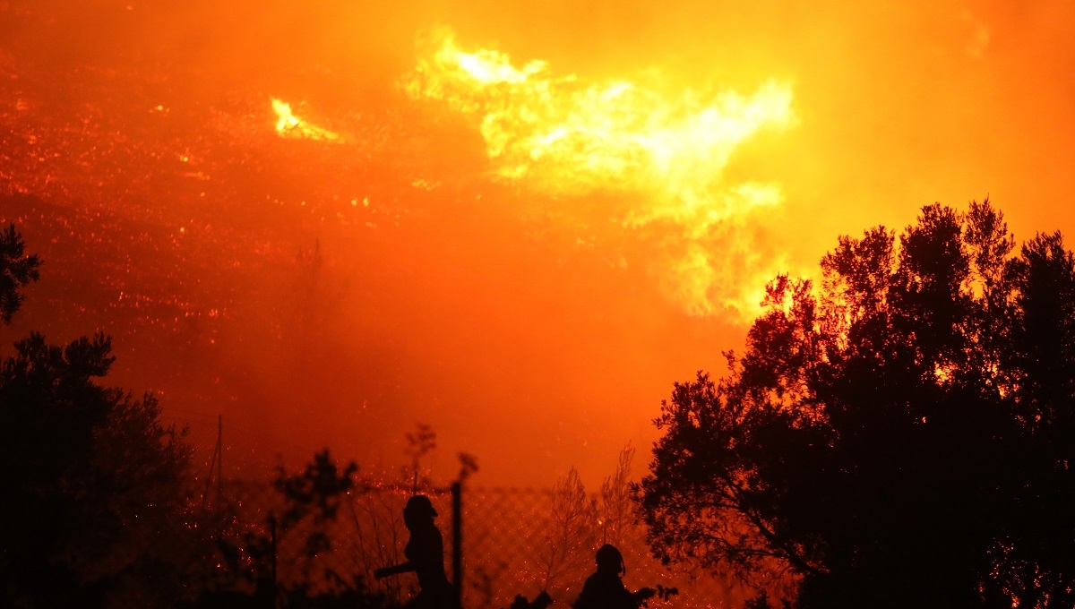 Grčkom haraju požari, vrućine su ogromne. Meteorolozi kažu da najgore tek stiže