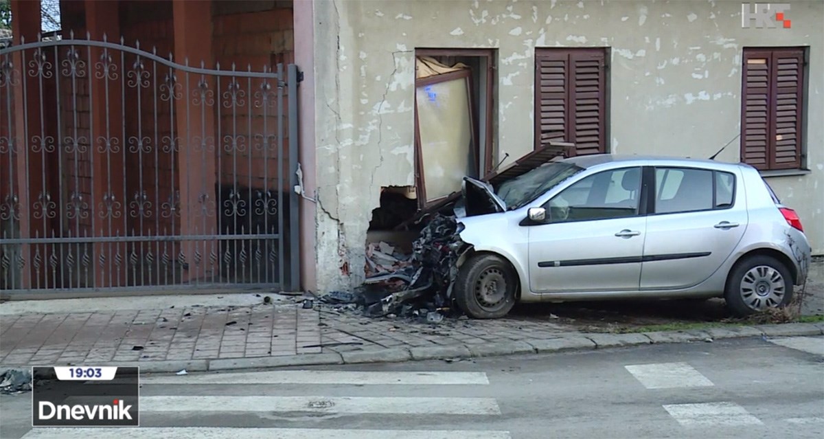 U Iloku poginuo muškarac. Sletio s ceste i probio zid kuće