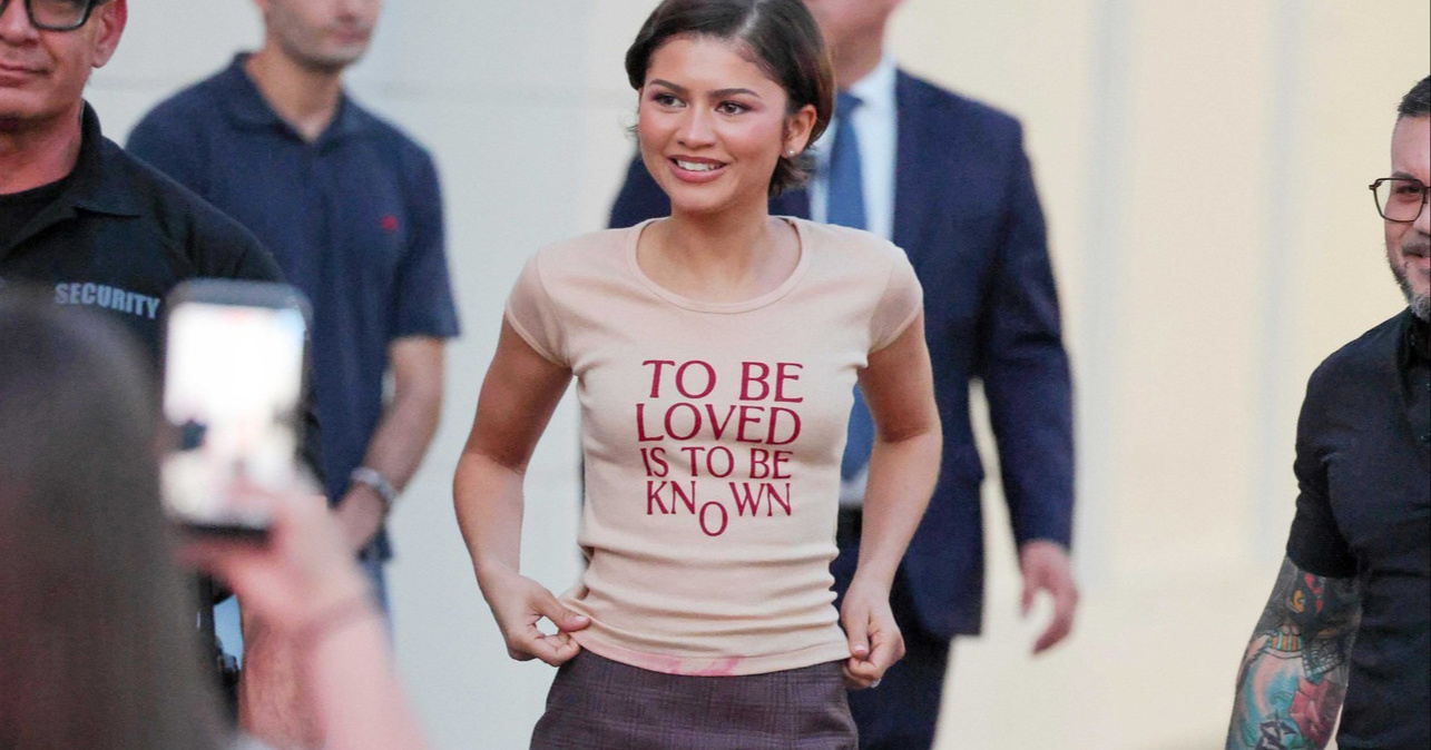 Super nam je Zendayina Louis Vuitton suknja. Pronašli smo sličnu u Zari