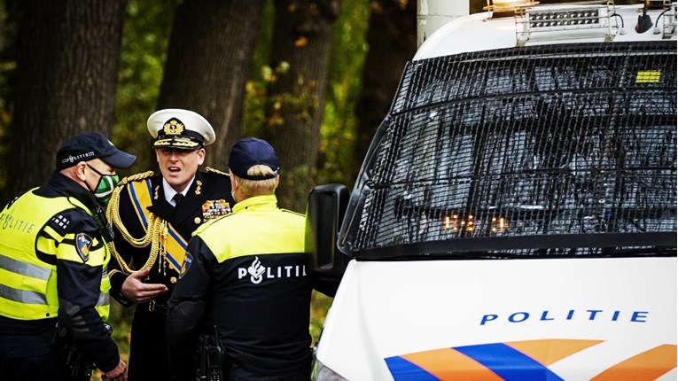 Policija u Haagu zatvorila zgradu parlamenta zbog bombe. Uzbuna je bila lažna