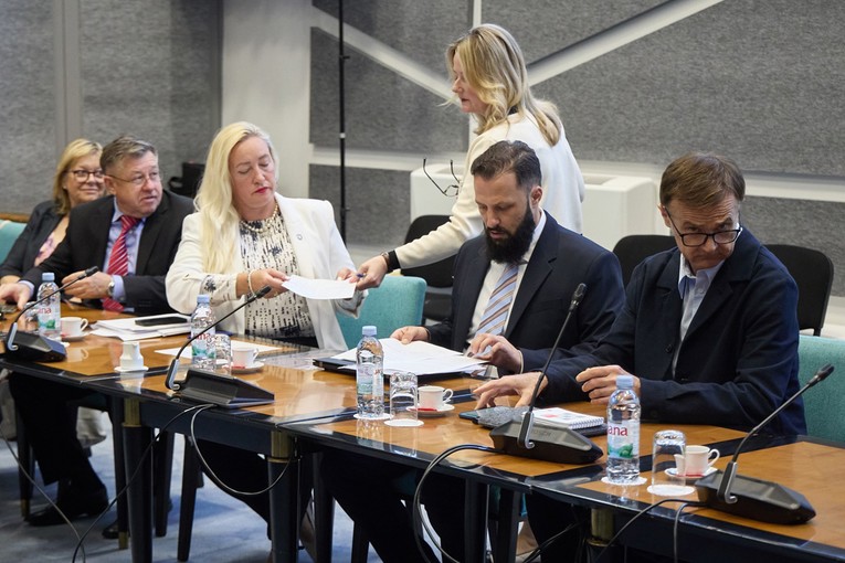 SDP: Mirovinski fondovi izgubili su više od 600 milijuna eura