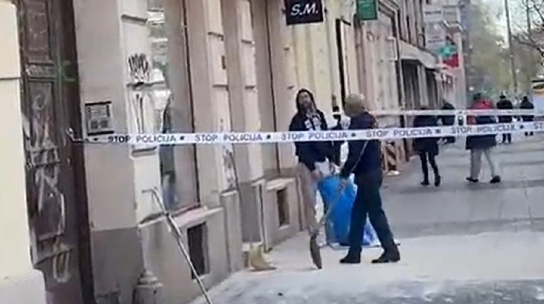 VIDEO Jučer u centru Zagreba sa zgrade pao ogroman komad fasade, danas je to sanirano