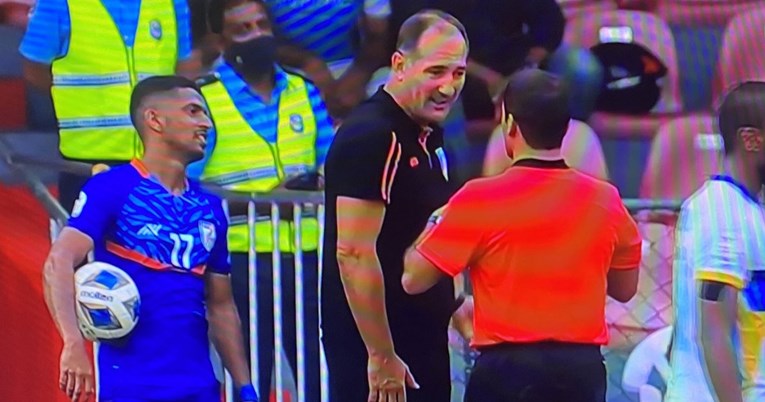 Štimac se svađao sa sucem i dobio crveni karton, ali je uveo Indiju u finale
