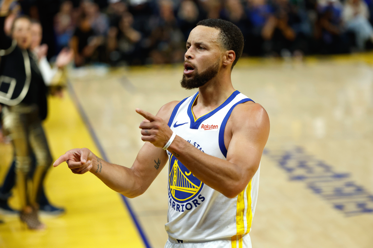Curry potpisao novi ugovor. Odrekao se 20 milijuna dolara zbog Warriorsa