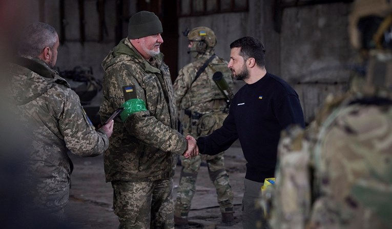 Ukrajina objavila da su se Rusi povukli iz grada pa brzo uklonila objavu