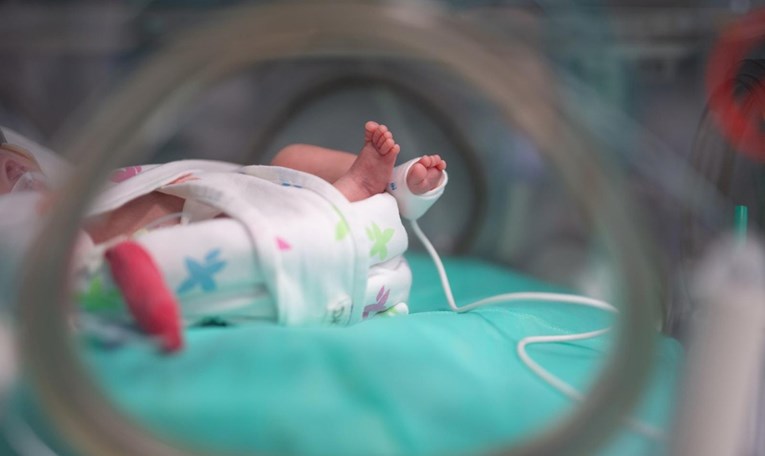 U Zagrebu u novoj godini do podneva rođeno 10 beba