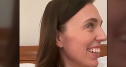Premijerku Novog Zelanda prekinula kći dok se obraćala javnosti, video je presladak