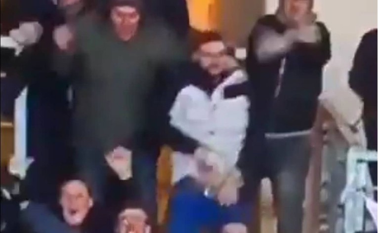 Navijač Newcastlea mahao penisom na utakmici. Snimile ga kamere