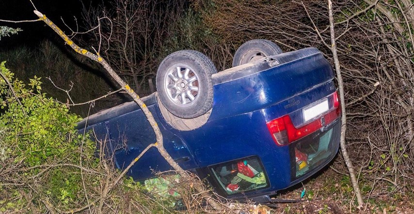 FOTO Detalji teške prometne u Istri: Auto vozila maloljetnica, poginuo suvozač (20)