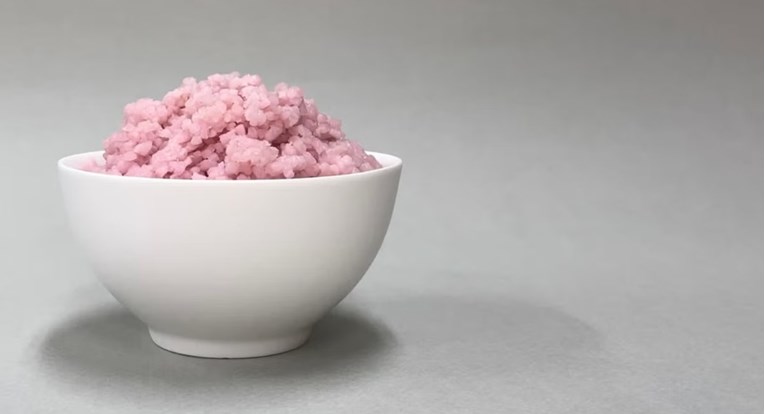 Znanstvenici u laboratoriju uzgojili "mesnu" rižu. Ima više proteina i masti