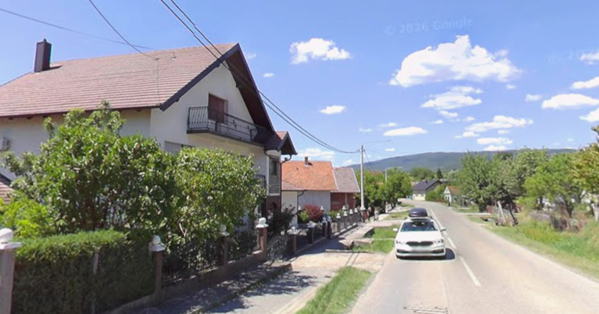 Radni stroj sletio s ceste i udario u kuću u Kutjevu, jedna osoba ozlijeđena