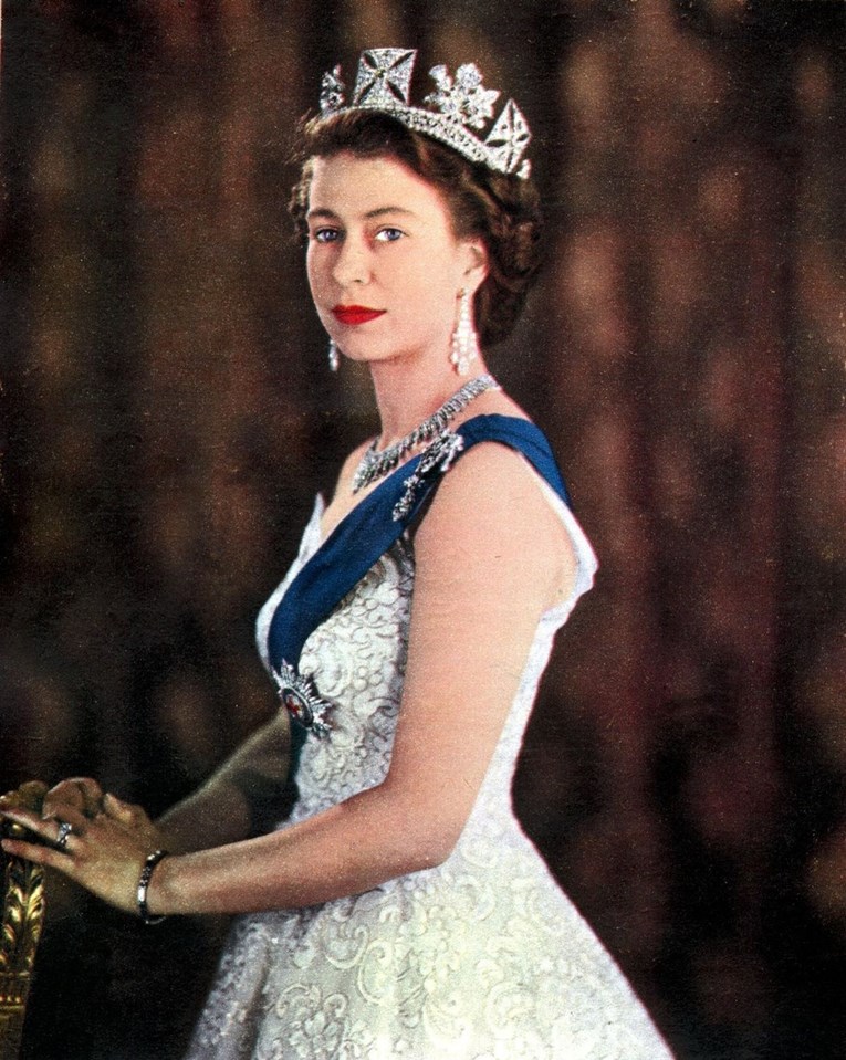 Život kraljice Elizabete u fotografijama: Od djevojčice do najmoćnije žene svijeta