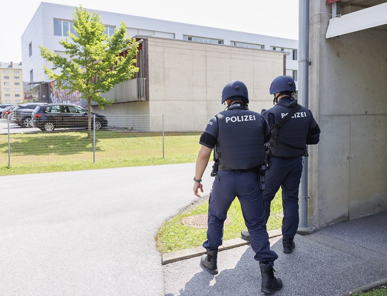 Napadač iz Graza ima 22 godine. U školu upao s pištoljem i puškom, imao ih legalno