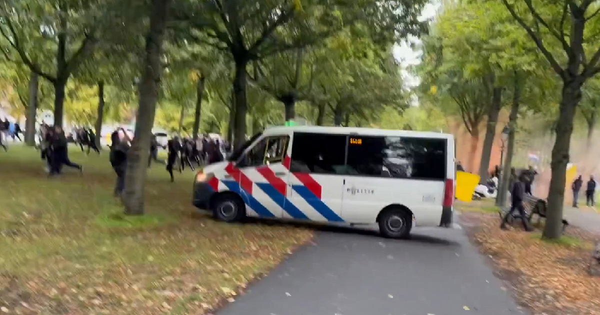 VIDEO Nasilje na krajnje desnom prosvjedu u Haagu, policija koristila vodeni top