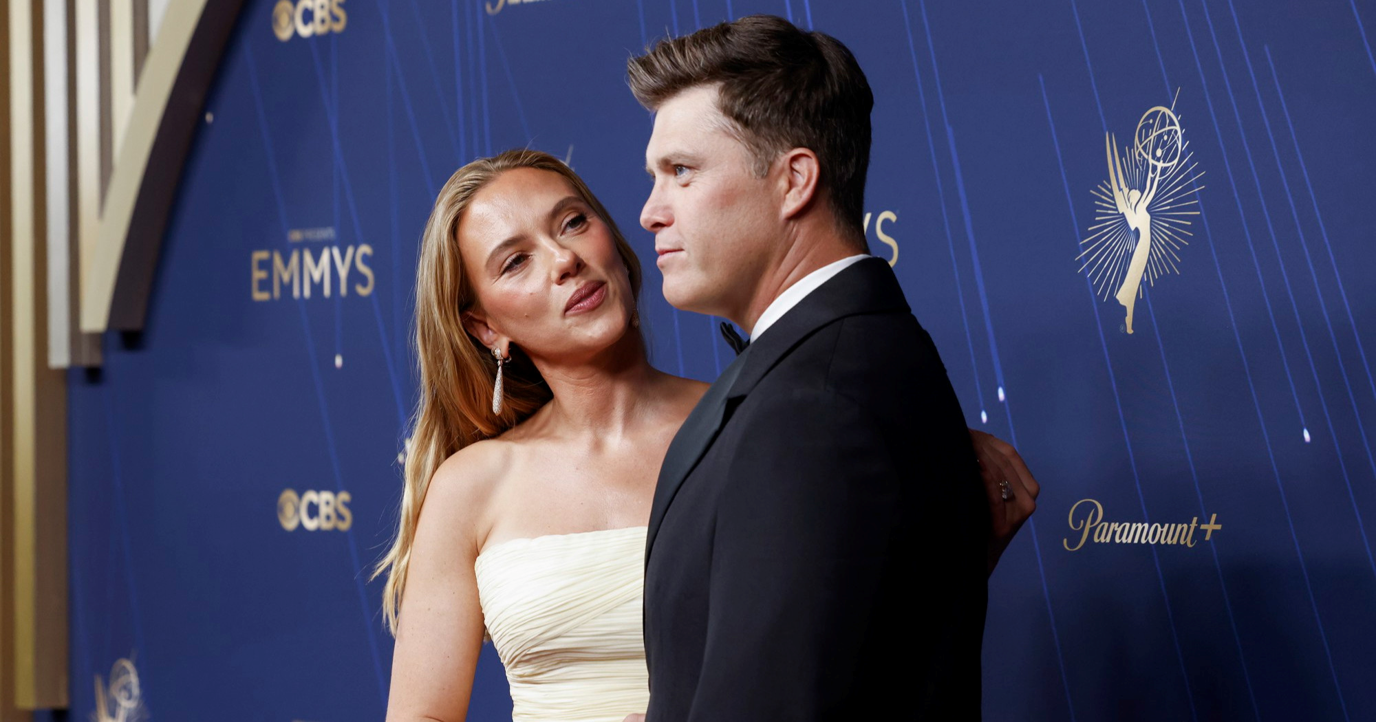 Colin Jost se našalio na račun zarade Scarlett Johansson pa sve nasmijao