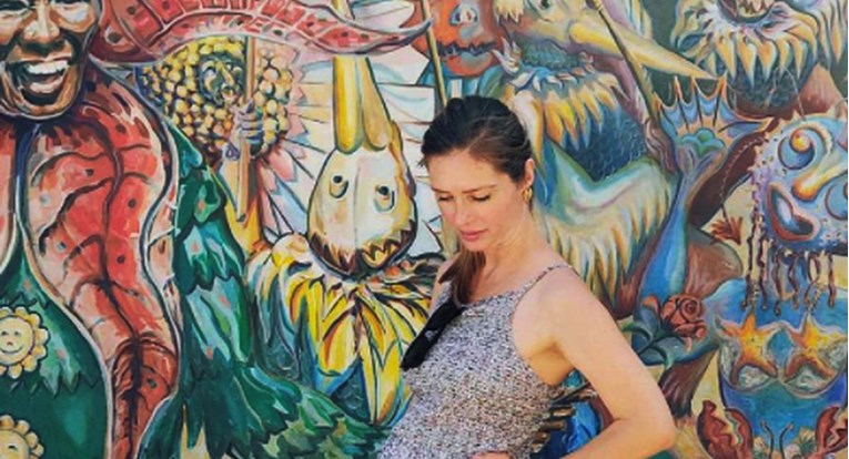 Leona Paraminski pokazala trudnički trbuščić mjesec dana prije poroda: Rastemo
