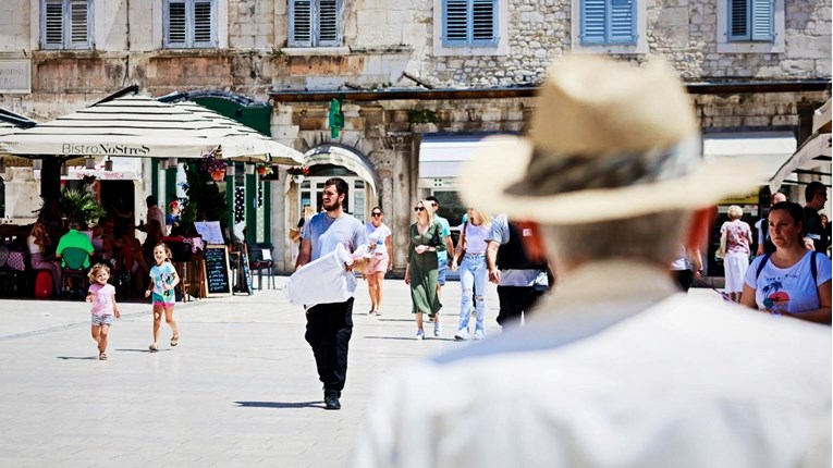 Sve više turista u Splitu. Iz Jadrolinije javljaju: Sve je krenulo, živnulo