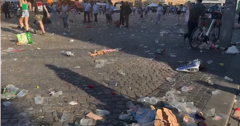 VIDEO Trg u Leipzigu je nakon okupljanja navijača pun smeća