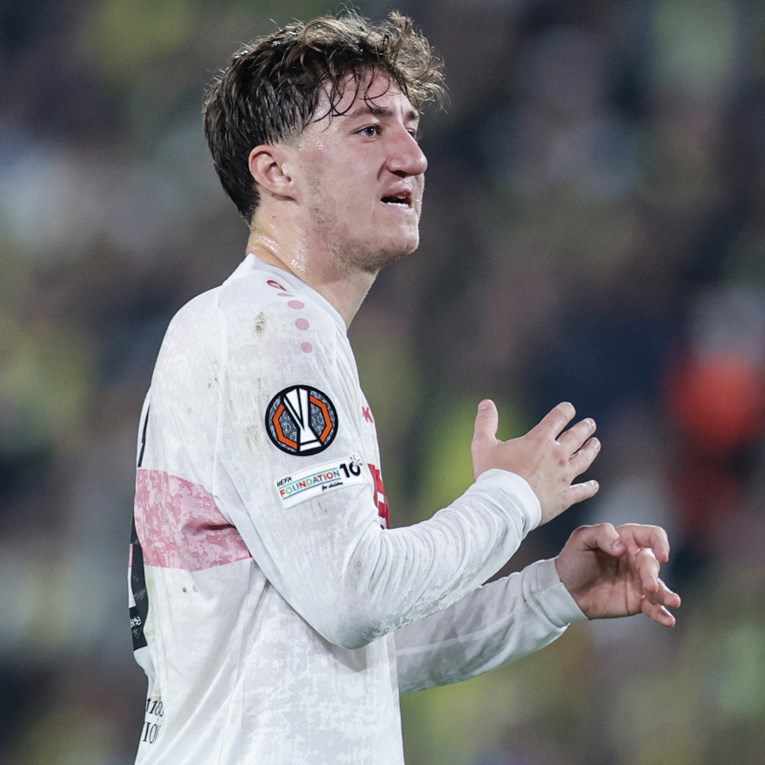 VIDEO Protivnik ismijavao zvijezdu Stuttgarta zbog njegovog nosa