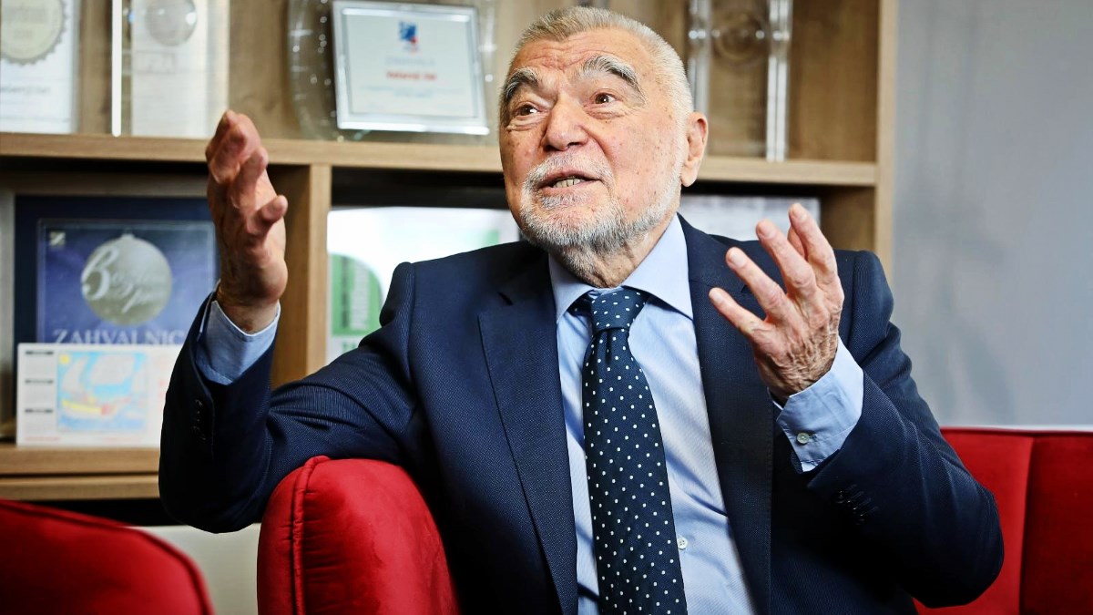 Mesić: Neki u Beogradu žele preko SPC-a Crnu Goru uvesti u srpski svet