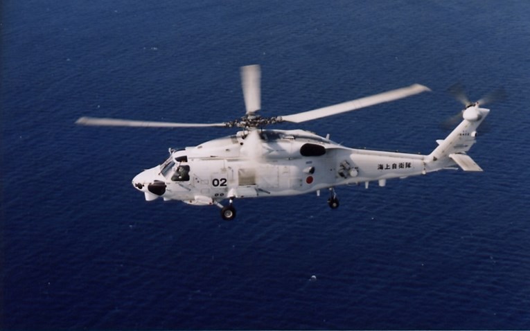 Dva vojna helikoptera u Japanu pala u more